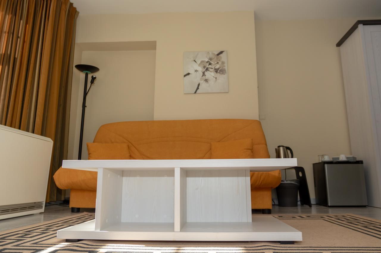 B&B Bloemenweelde Генк Экстерьер фото